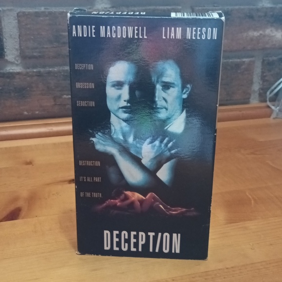 Deception Ruby Cairo 1992 ‧ Thriller/Mystery ‧ 1h 51m - Picture 8 of 8